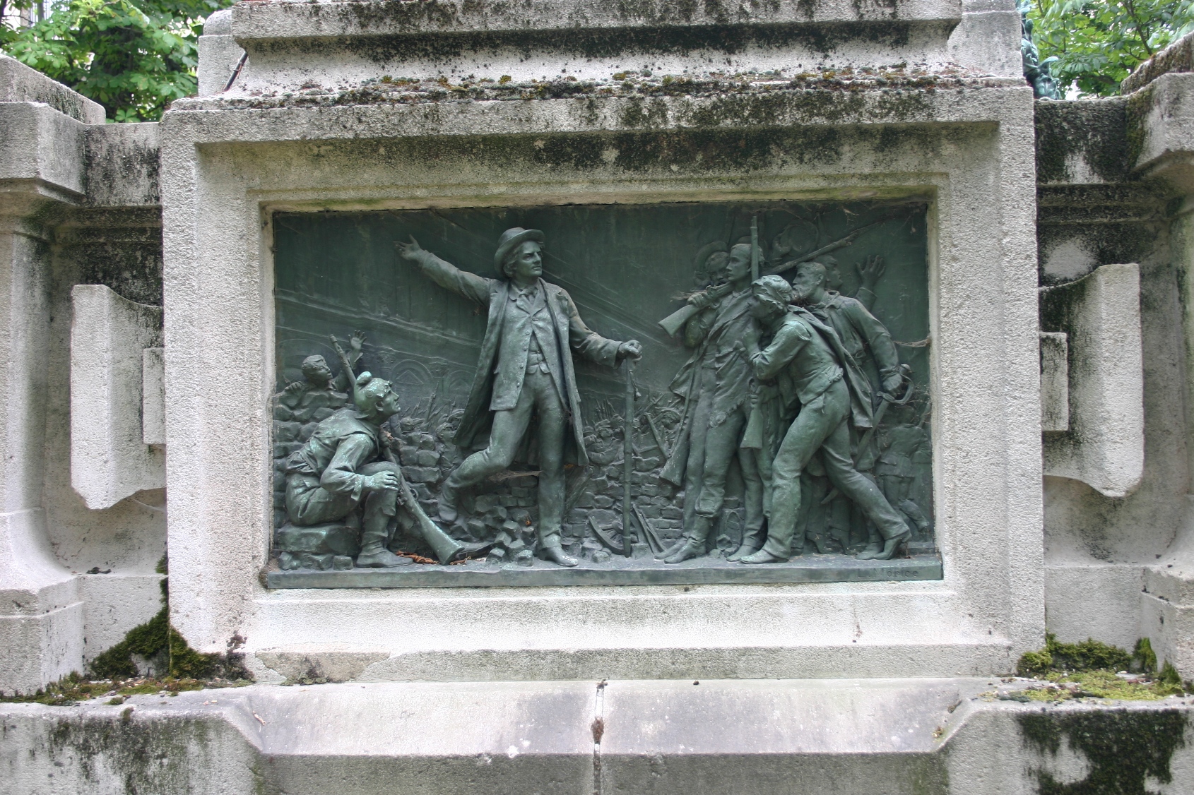 François-Vincent Raspail's mutilated monument, Paris (4).JPG
